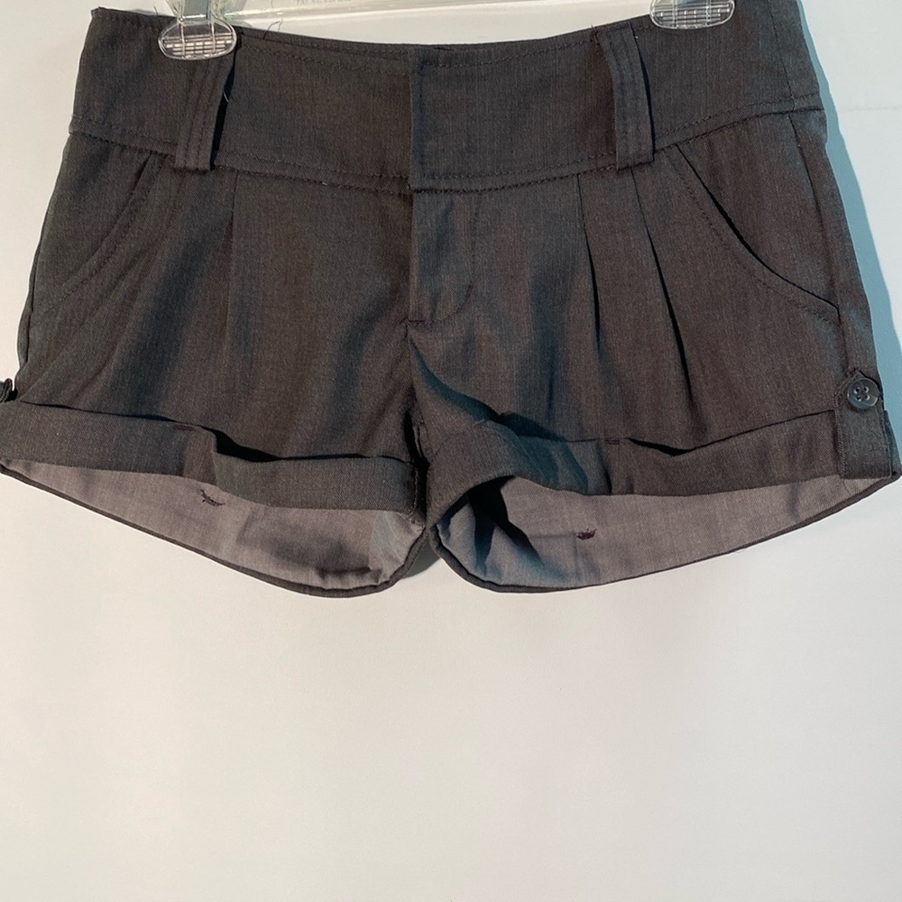 Streetwear Society - pleated grey shorts. Size 5